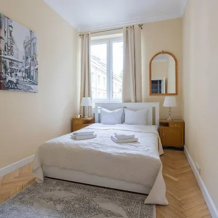 Urban Chic - Two Bedrooms - Center&nowy Swiat Apartment Warsaw